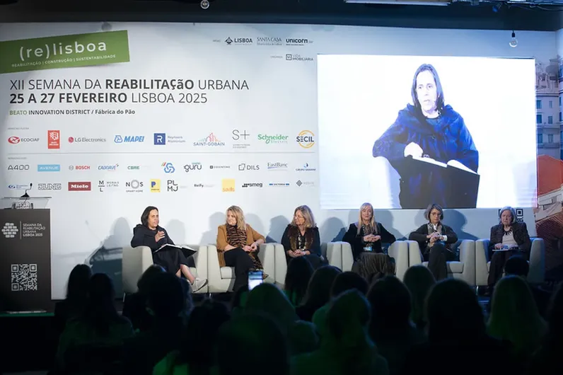 As mulheres nas cidades