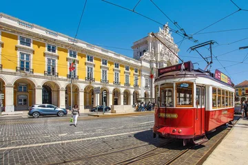 Proveitos do turismo sobem 45% em março e superam níveis pré-pandemia